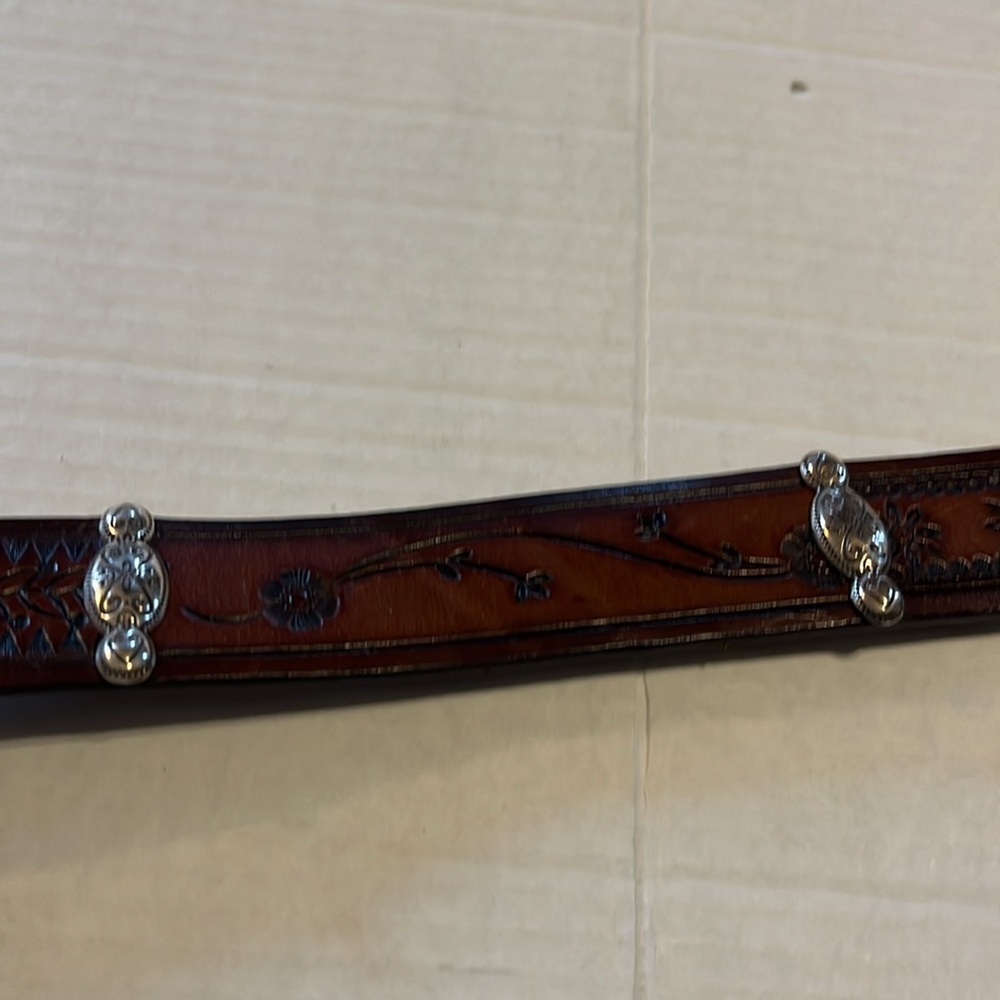 Brighton-M(30)-Brown-leather, embossed, buckle belt. - Picture 6 of 11